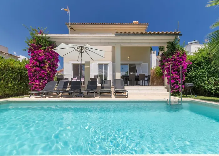 Modern Villa With Pool In Alcudia