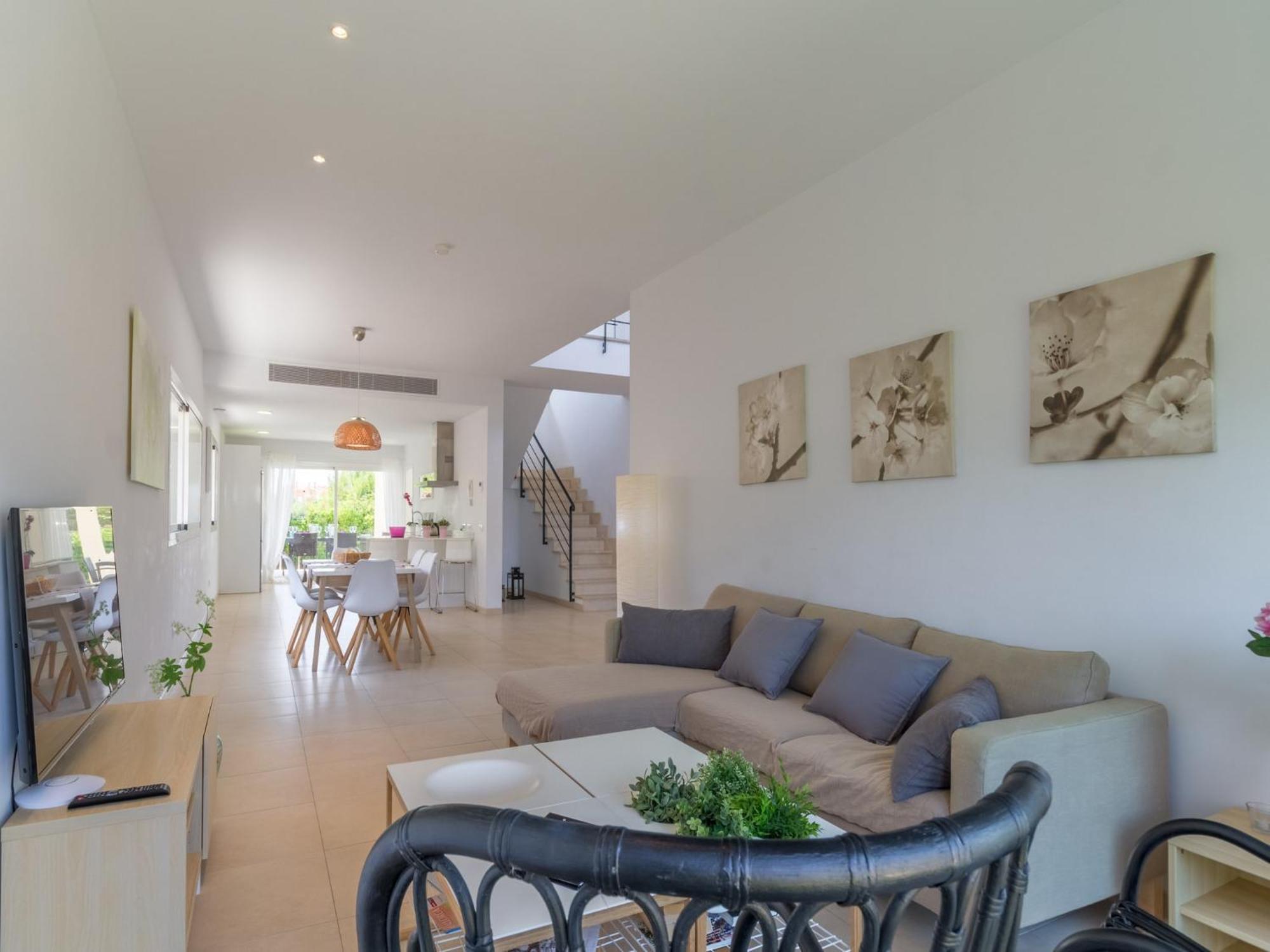 Modern With Pool In *