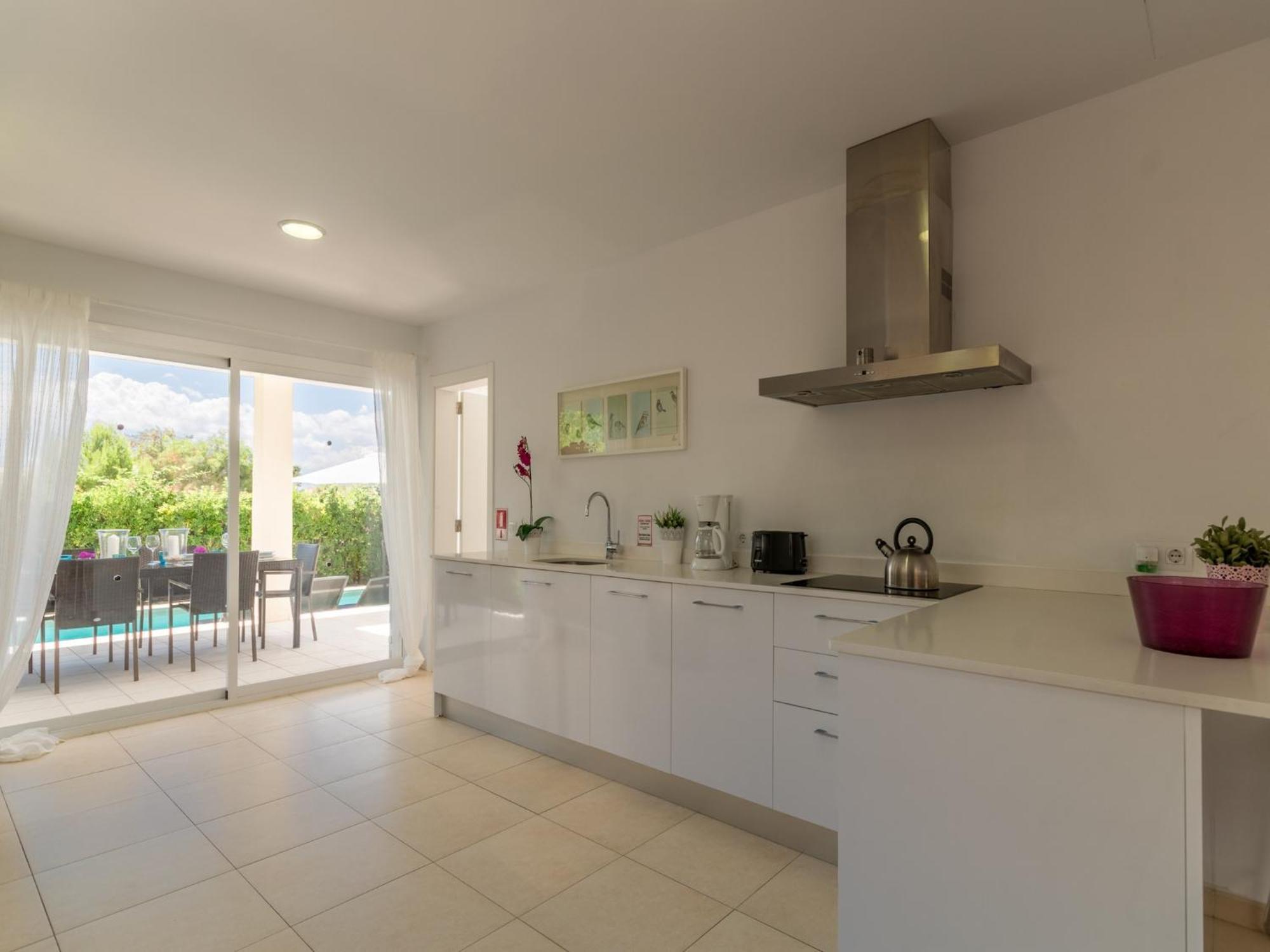Modern With Pool In *